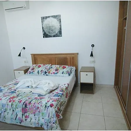 43 Sea Views, Pool,games,hot Tub, Office With Computer+ Wifi Playa Blanca (Lanzarote)