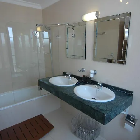 Villa 43 Sea Views, Pool,games,hot Tub, Office With Computer+ Wifi Playa Blanca (Lanzarote)