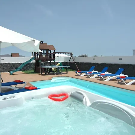Villa 43 Sea Views, Pool,games,hot Tub, Office With Computer+ Wifi
