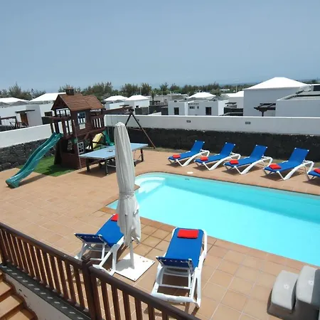 Villa 43 Sea Views, Pool,games,hot Tub, Office With Computer+ Wifi Playa Blanca (Lanzarote)