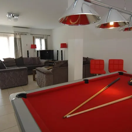 43 Sea Views, Pool,games,hot Tub, Office With Computer+ Wifi Villa Playa Blanca (Lanzarote)